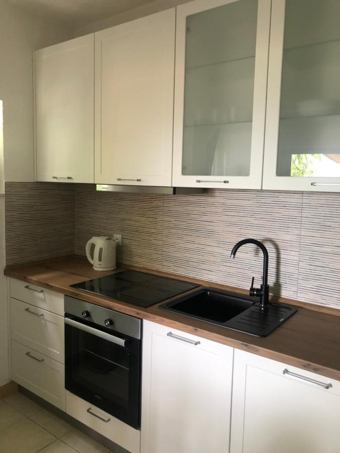 Apartman Ana Vrlika Zewnętrze zdjęcie