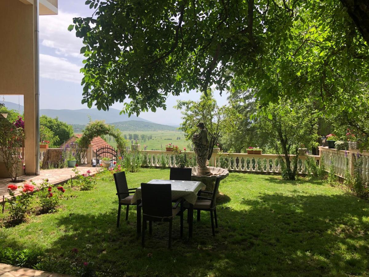 Apartman Ana Vrlika Zewnętrze zdjęcie