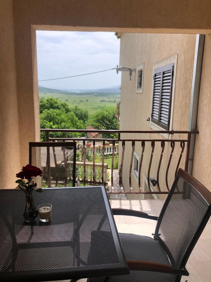 Apartman Ana Vrlika Zewnętrze zdjęcie