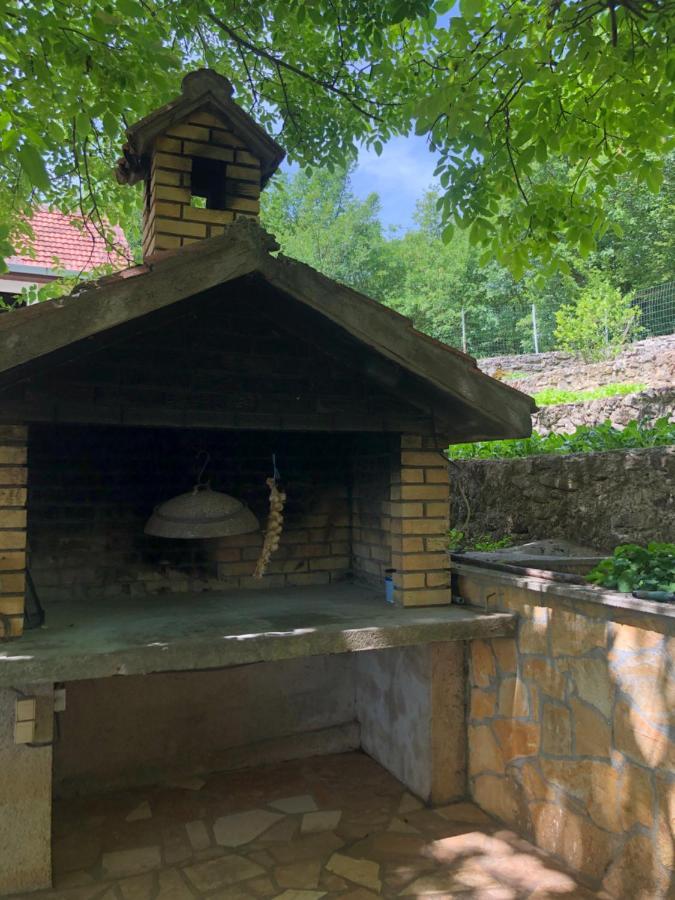 Apartman Ana Vrlika Zewnętrze zdjęcie