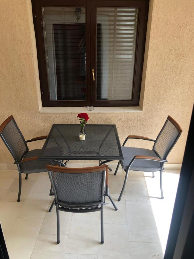 Apartman Ana Vrlika Zewnętrze zdjęcie