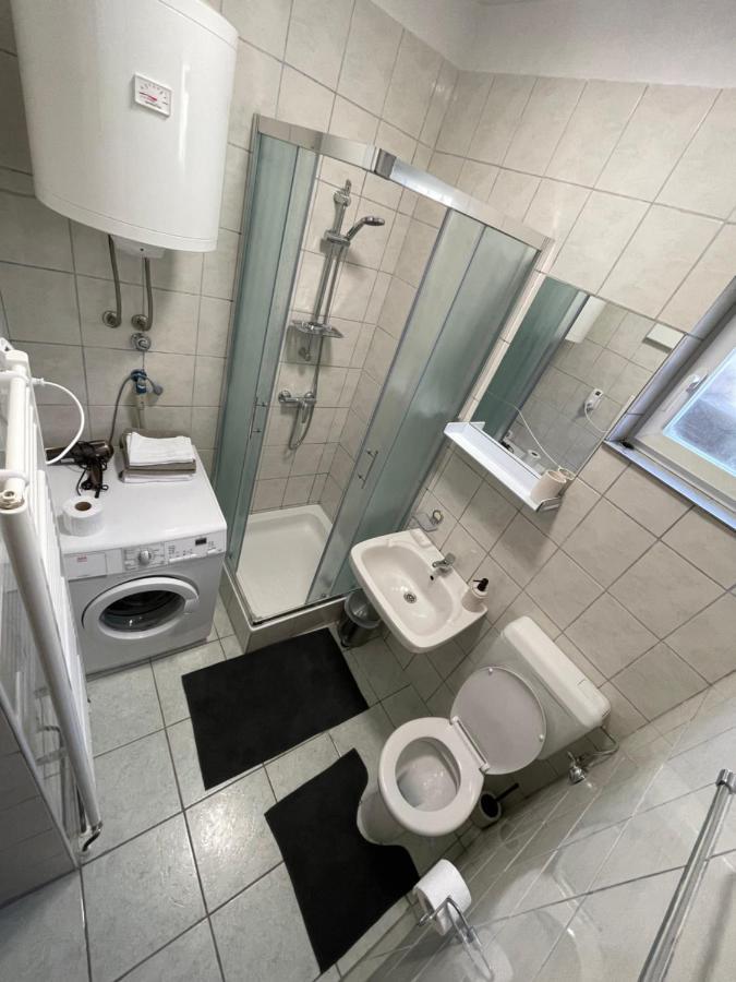 Apartman Ana Vrlika Zewnętrze zdjęcie